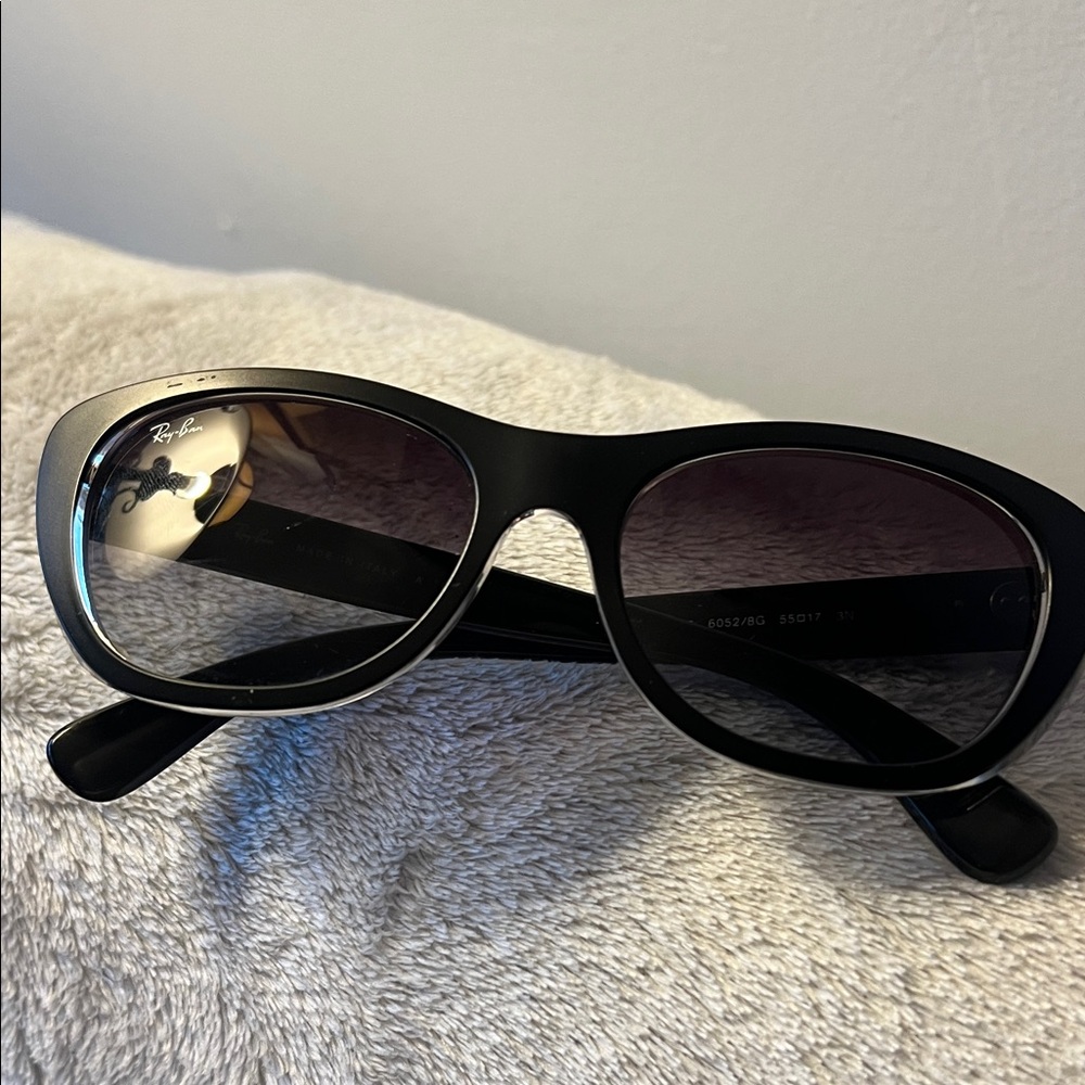 Brand New Ray-Ban Classic Black Sunglasses